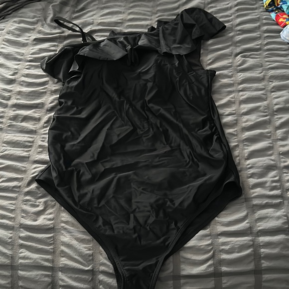 One shoulder maternity swimsuit - Picture 4 of 5